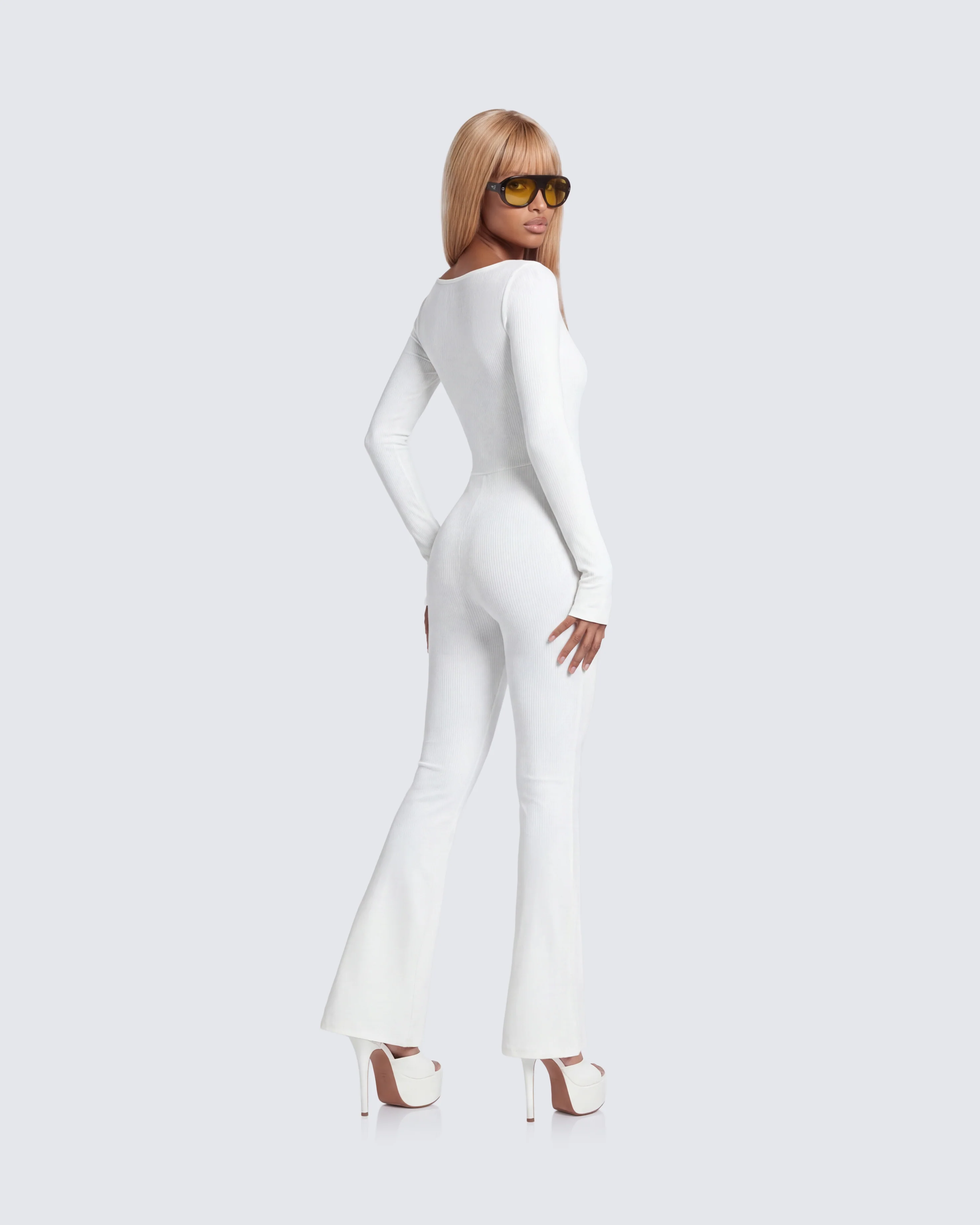 Lirien Ivory Set - Image 4