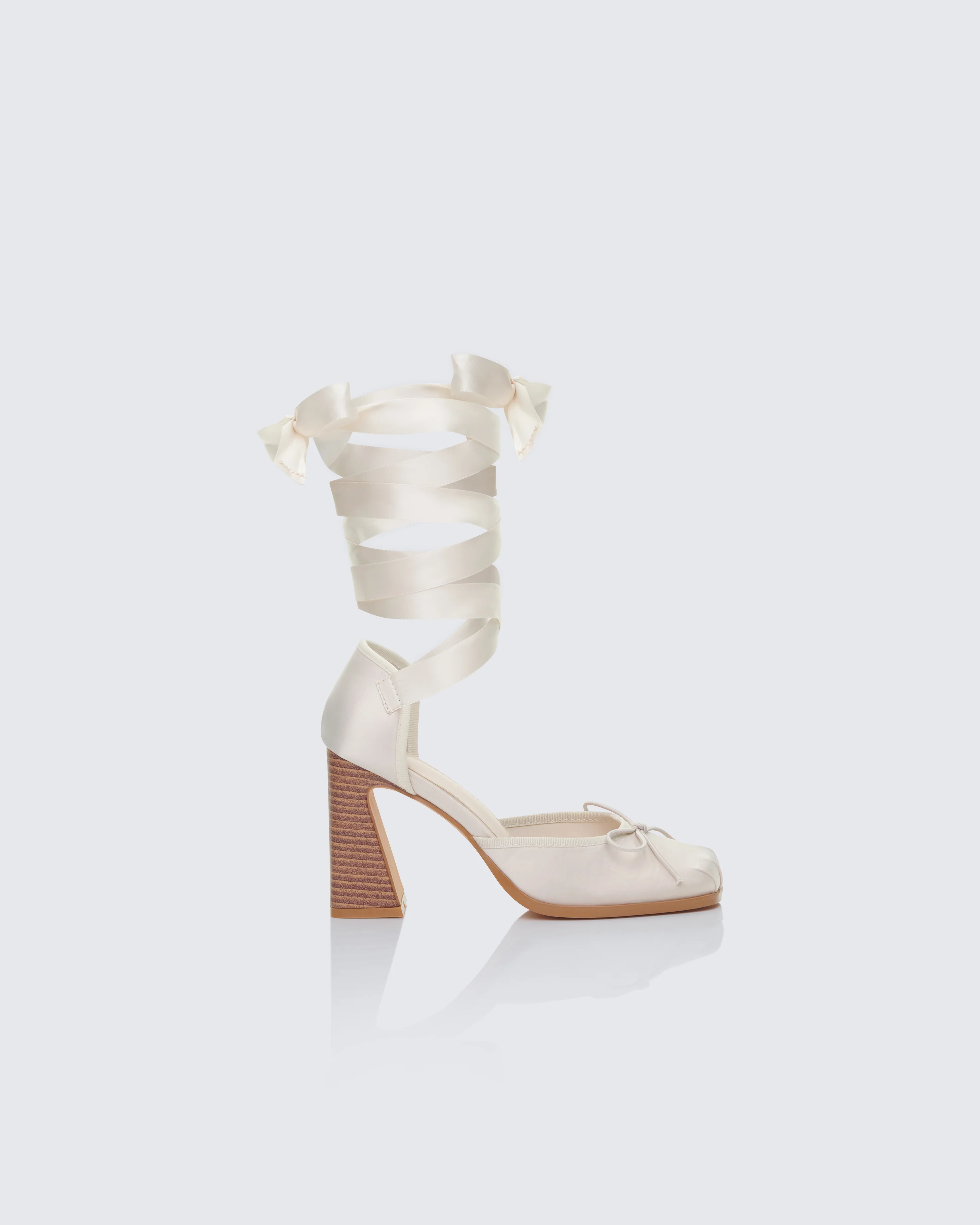 Salome Ivory Pointe Pump